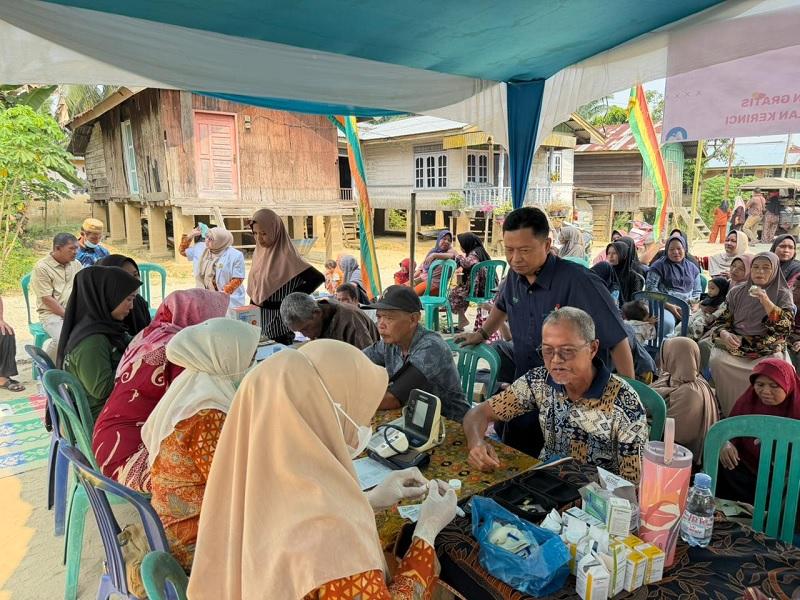 EMP Bentu Taja Pengobatan Gratis dan Bantu Pemadaman Api Karhutla di Rantau Baru