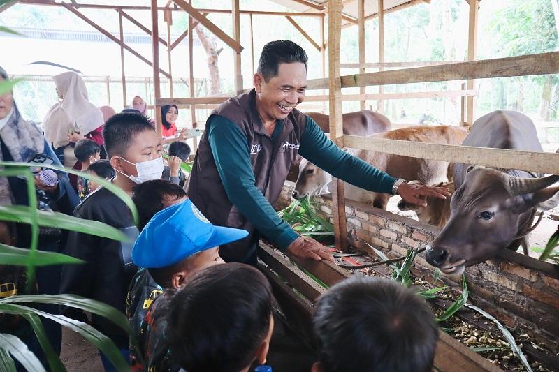 Edukasi Beternak dan Bertani, Pertamina Hulu Rokan Memupuk Generasi Sadar Lingkungan